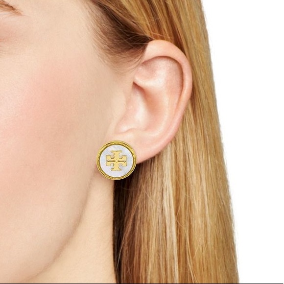 Tory Burch Mother-of-pearl T Logo Stud Earring - Picture 7 of 9